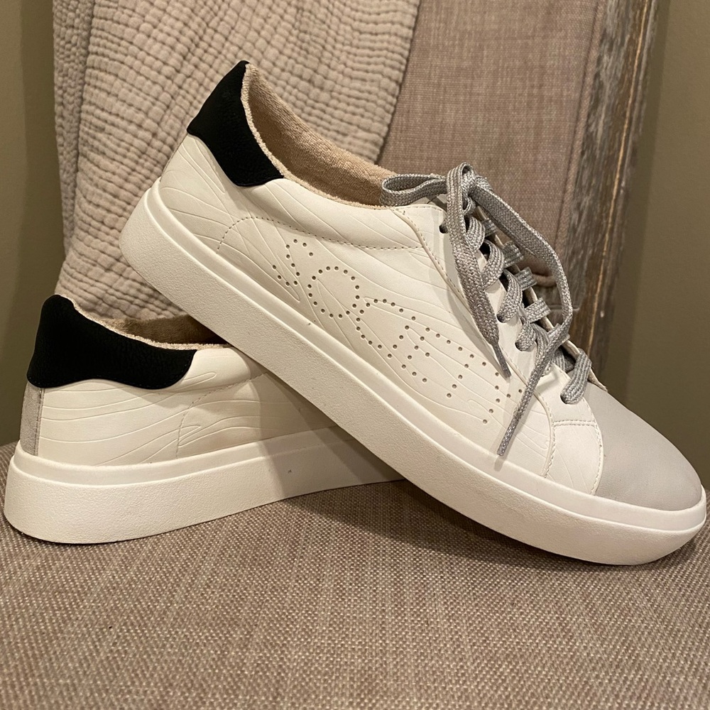 Sole Society Terlana White Low Profile Casual Lace Up Shoes Sneakers Size 10